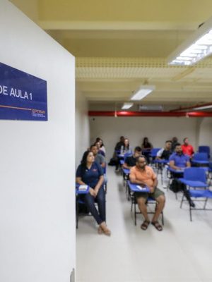O Departamento Estadual de Trânsito do Amazonas (Detran-AM), por meio da Escola Pública de Trânsito (Eptran), abriu inscrições para cursos gratuitos nos municípios de Itapiranga (distante 227 quilômetros de Manaus) e São Sebastião do Uatumã (a 247 quilômetros de Manaus). Entre os cursos oferecidos estão de Especialização e Atualização para Mototaxista, Direção Defensiva, Mecânica Básica e Monitor de Transporte Escolar. No total serão ofertadas 350 vagas.