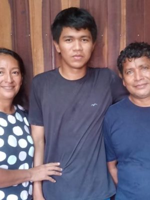 A Vara Única de Itapiranga, no interior do Amazonas, decidiu reconhecer a paternidade e maternidade socioafetiva de um casal sobre um adolescente de 15 anos, sem excluir o vínculo biológico com a mãe. A sentença foi proferida após ação apresentada pela Defensoria Pública do Estado do Amazonas (DPE-AM), que acompanhou o caso.