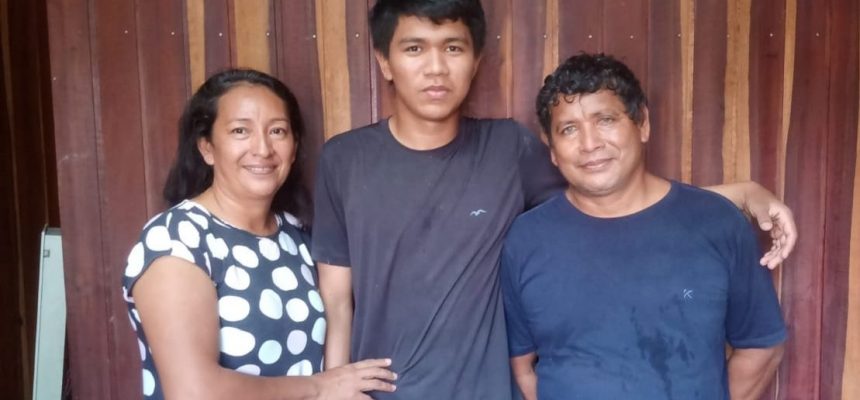 A Vara Única de Itapiranga, no interior do Amazonas, decidiu reconhecer a paternidade e maternidade socioafetiva de um casal sobre um adolescente de 15 anos, sem excluir o vínculo biológico com a mãe. A sentença foi proferida após ação apresentada pela Defensoria Pública do Estado do Amazonas (DPE-AM), que acompanhou o caso.